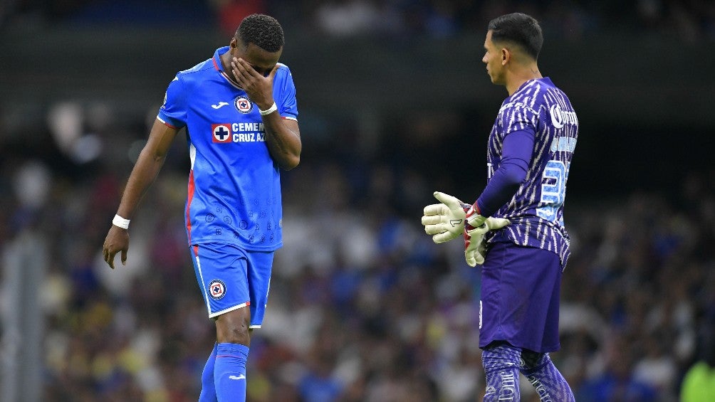 Michael Estada se fue expulsado ante América 