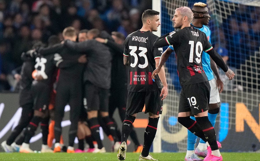 Jugadores rossoneros celebrando el pase a Semifinales