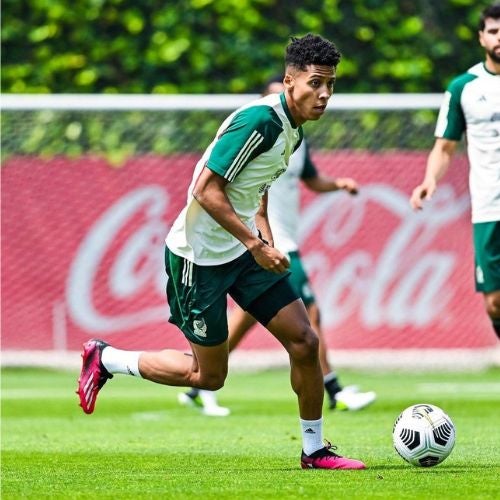 Ozziel Herrera en la concentración de la Selección Mexicana