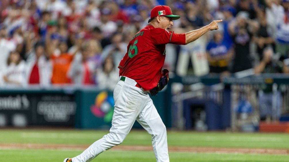 México celebrando una victoria en el Clásico Mundial de Beisbol