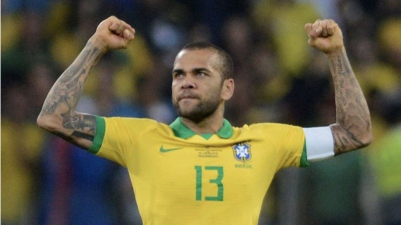 Dani Alves con Brasil