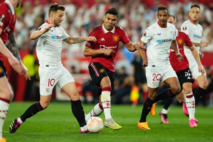 Casemiro durante el Manchester United vs Sevilla 