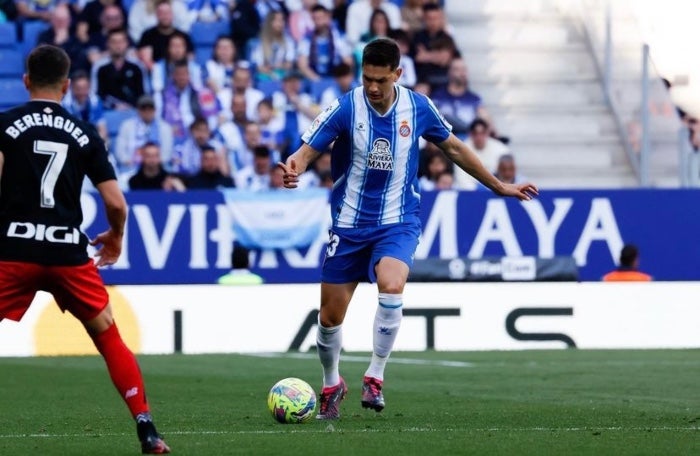 César Montes durante partido del Espanyol