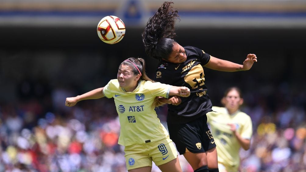 Katty Martínez en el encuentro ante Pumas Femenil