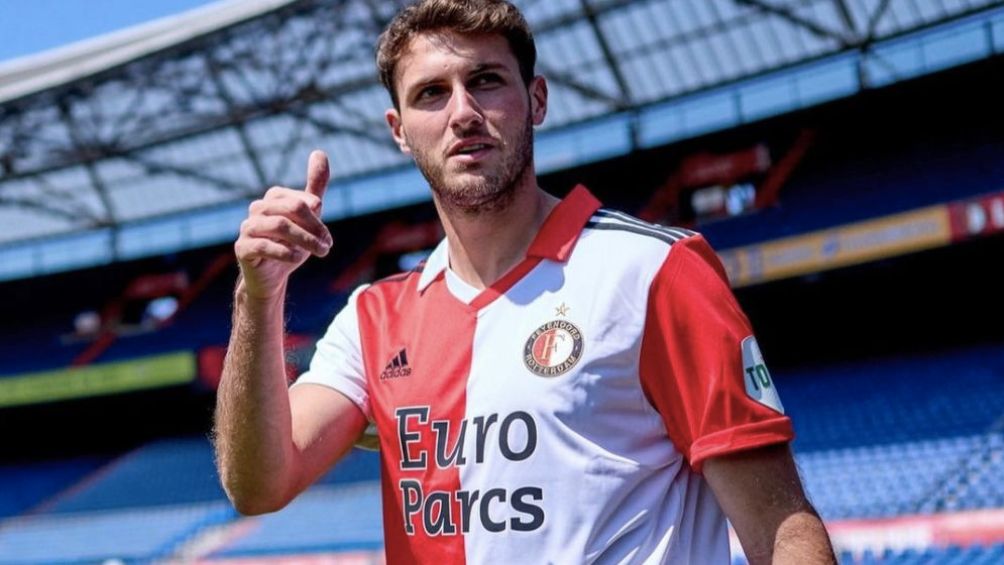 Giménez durante su presentación en el Feyenoord