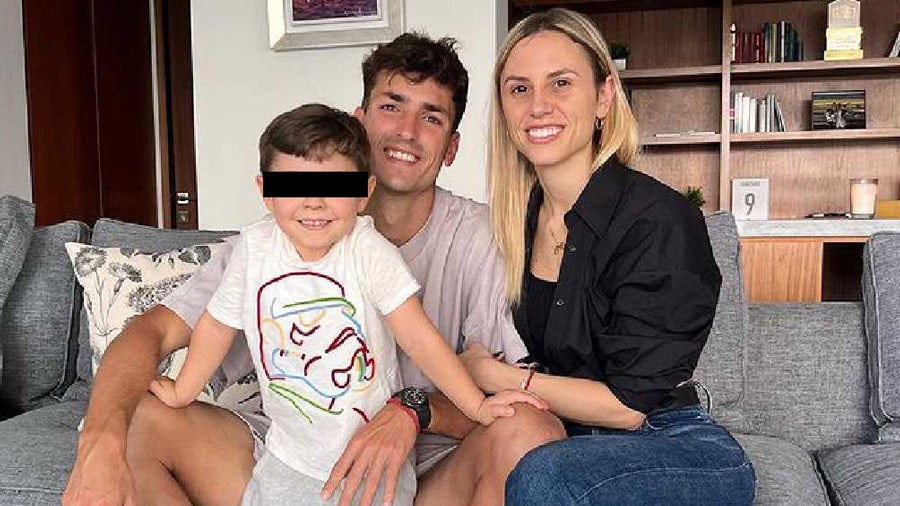 Dinenno con su esposa e hijo mayor