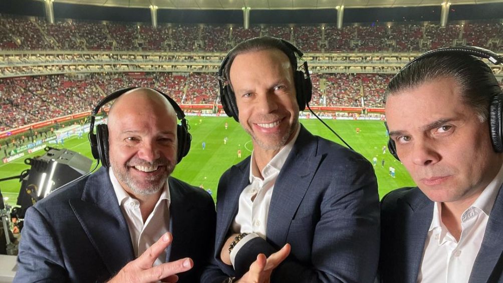 Luis García, Zague y Cristian Martinoli en el Estadio Akron