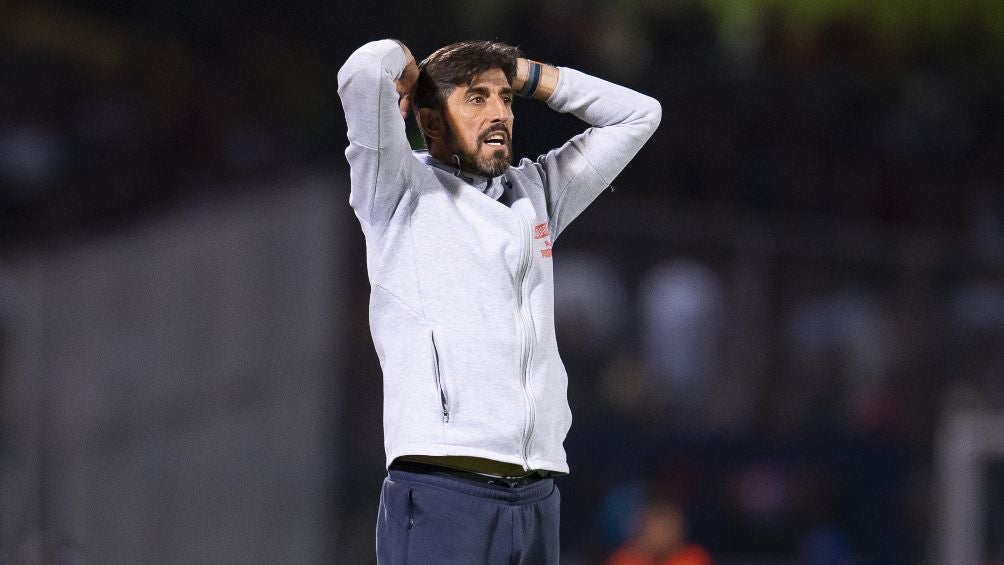 Veljko Paunovic, técnico de las Chivas Rayadas del Guadalajara