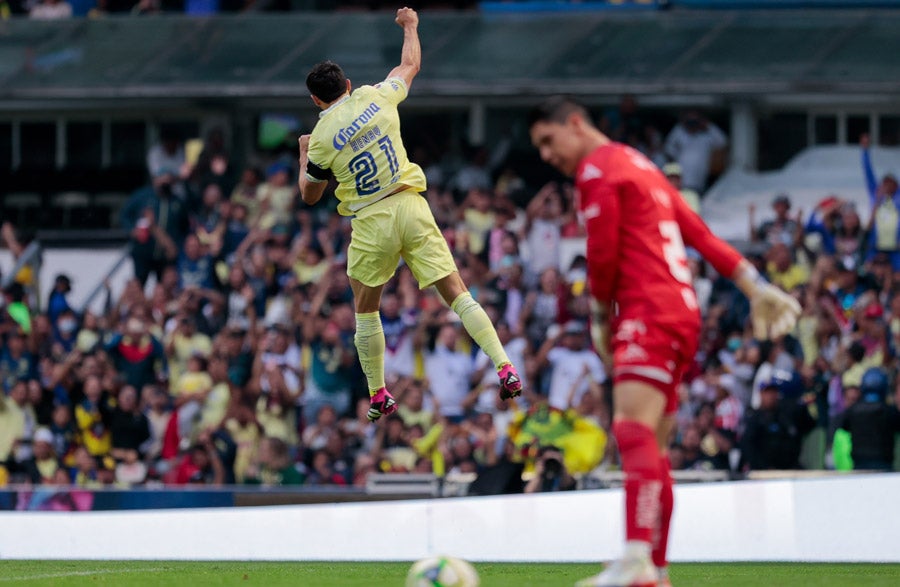 Martín festeja anotación ante Toluca