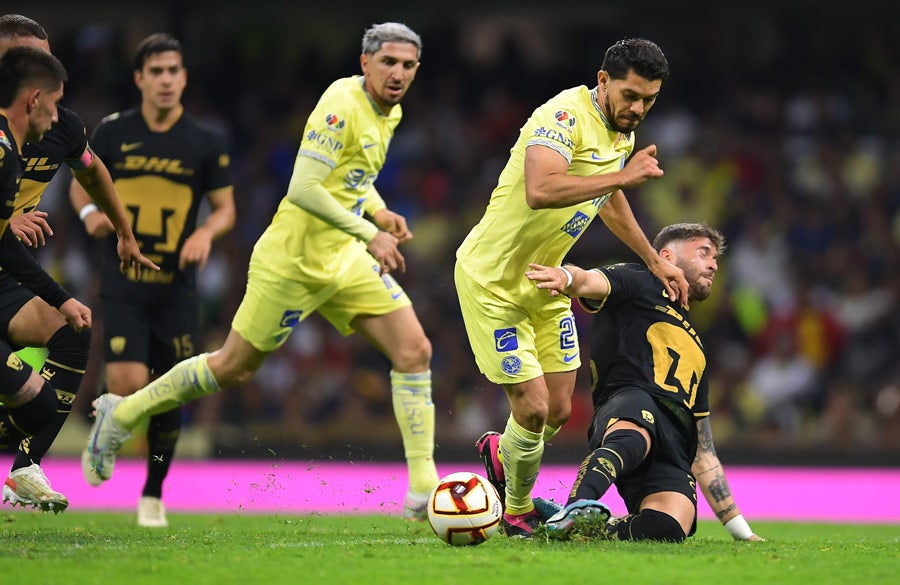 El delantero en juego ante Pumas