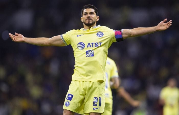 Henry Martín festejando su gol ante Pumas