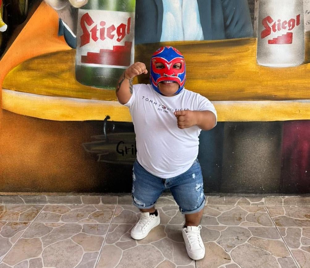 El luchador de 96 cms. no se preocupa por su estatura