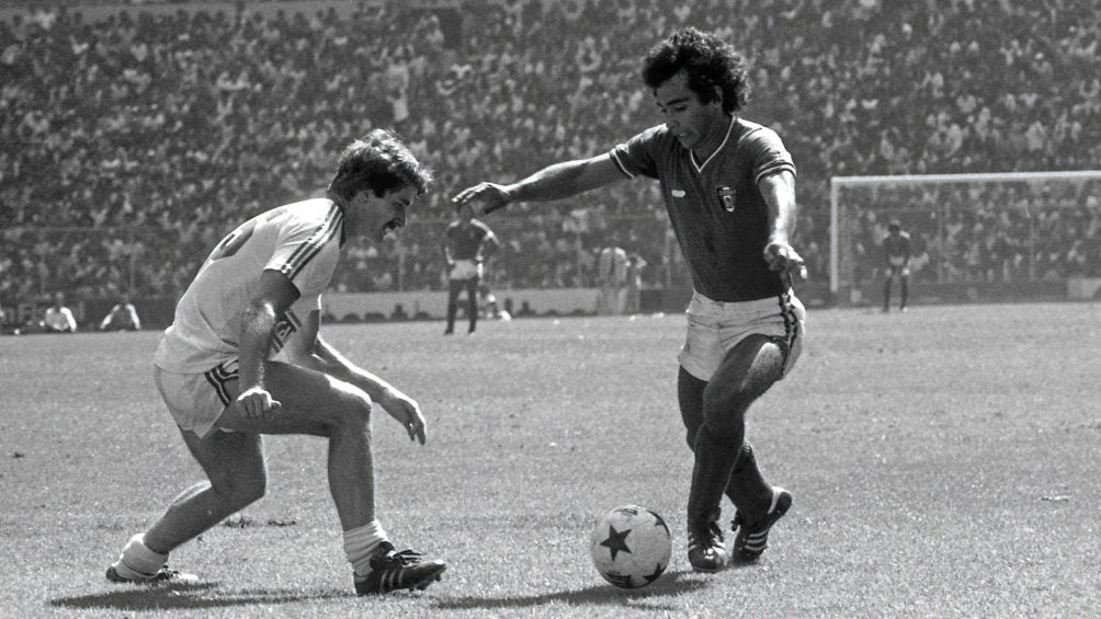 Sánchez jugando con el Tri