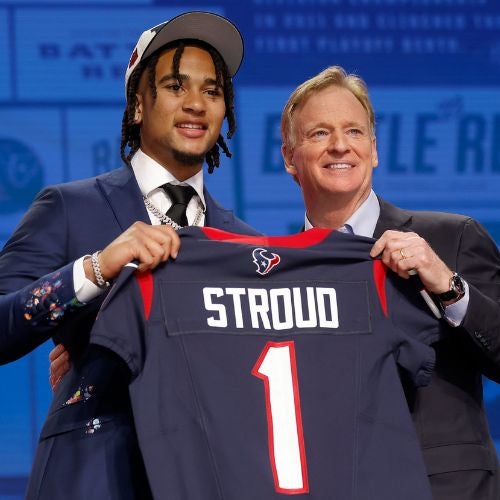 CJ Stroud con el jersey de Houston