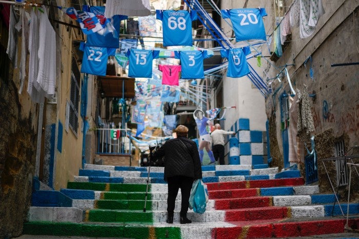 Así lucen las calles de Nápoles