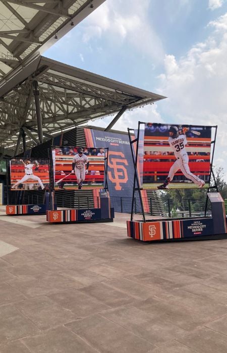 Corredor del Estadio Harp Helú preparado para la MLB