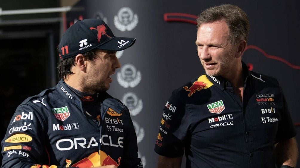 Checo Pérez junto a Christian Horner