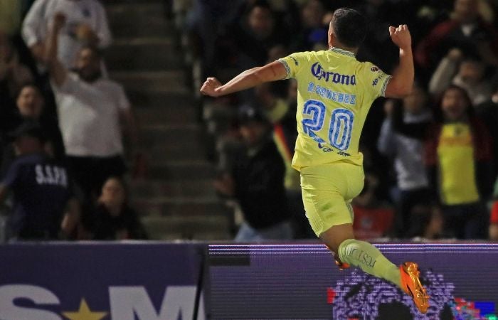 Richard Sánchez festejando el gol del América ante Juárez