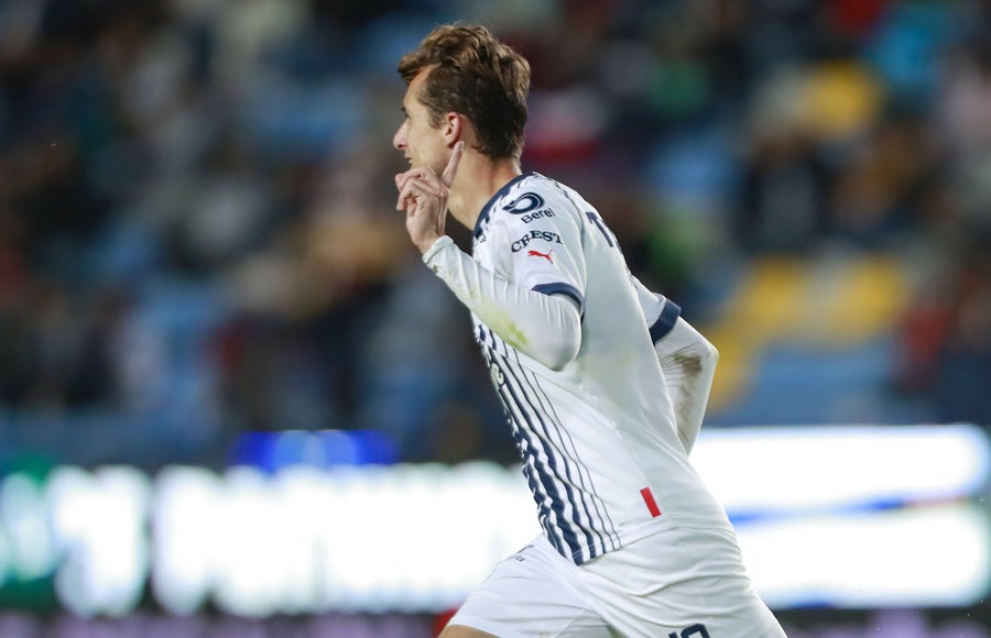 Cortizo celebra gol con Monterrey