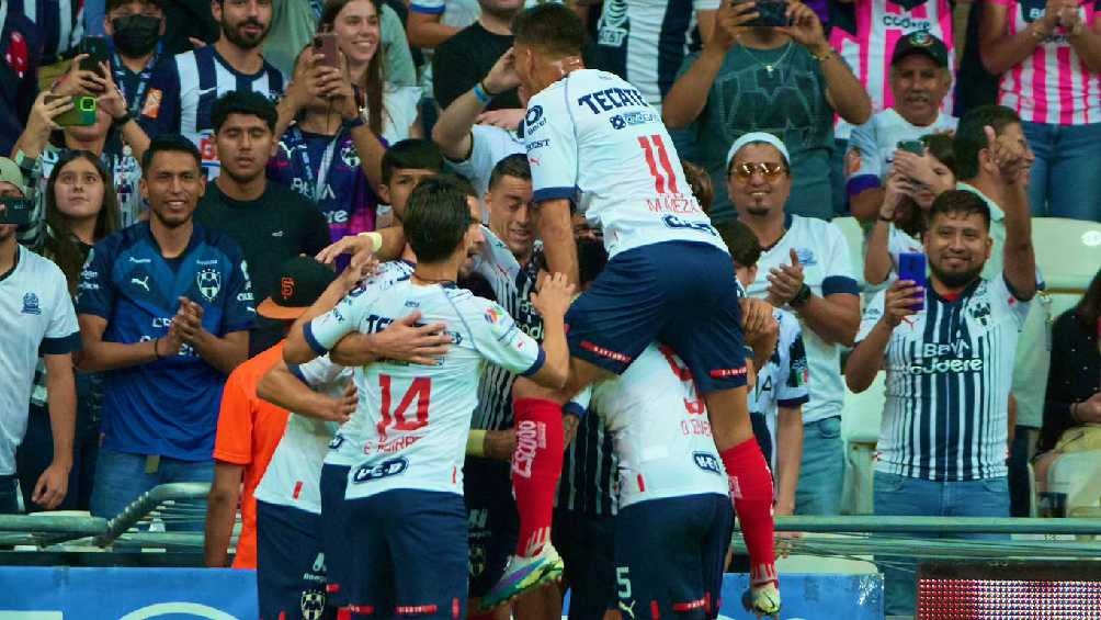 ¡A su casa! Rayados golea a Pumas y los deja fuera del Repechaje