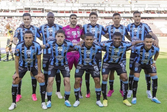 Jugadores del Querétaro en la foto previa al juego