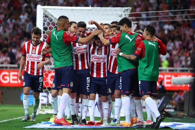 Chivas aseguró su boleto a los Cuartos de Final