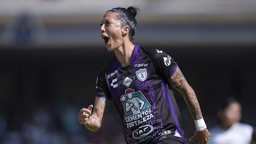 Jenni Hermoso celebra un gol en el Olímpico Universitario