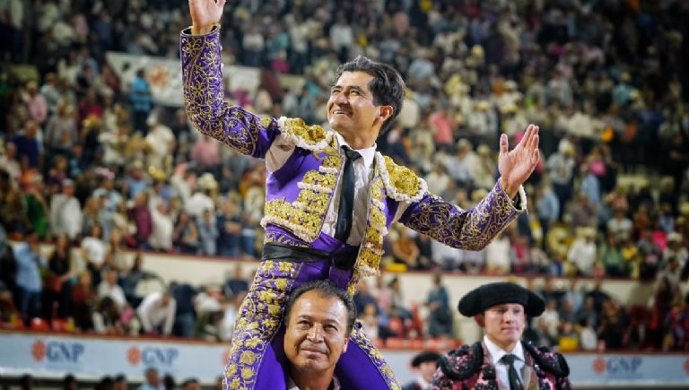 Joselito Adame, en festejo tras triunfo