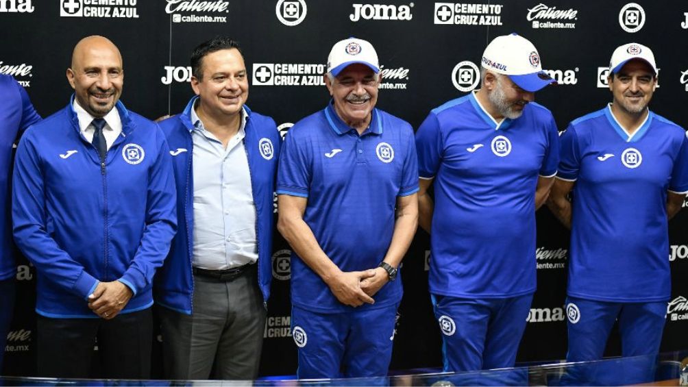 Pérez durante la presentación del nuevo cuerpo técnico