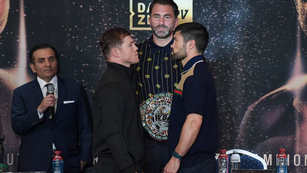 Canelo en el cara a cara con Ryder