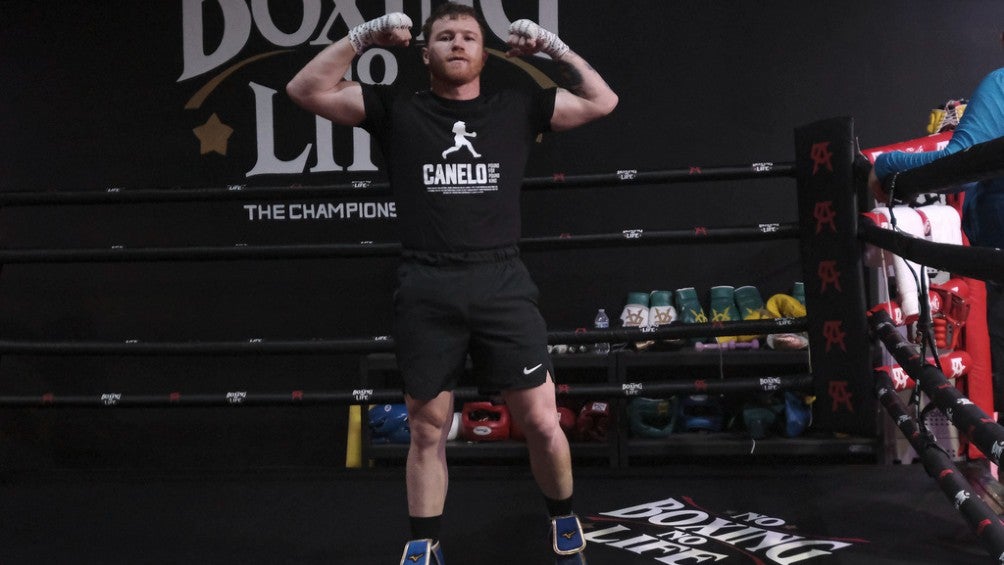 Canelo Álvarez en entrenamiento 