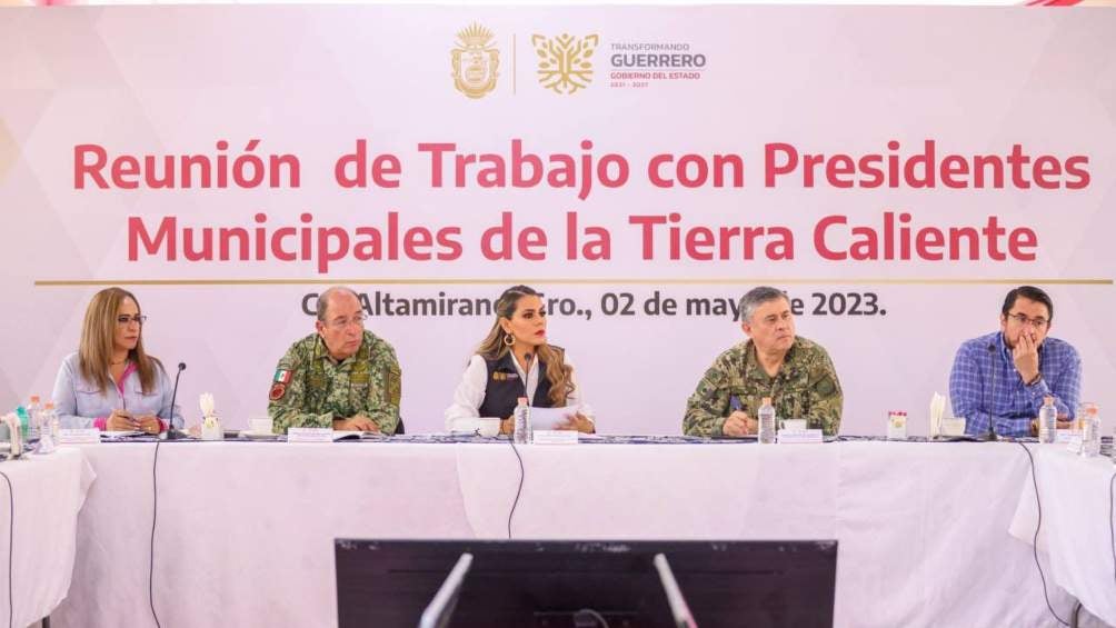 Evelyn Salgado Pineda extiende mano a alcaldes para pacificar Tierra Caliente