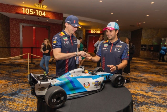 Checo y Max en el meet and greet del GP Miami