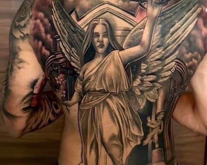 Último tatuaje de Alexis Vega