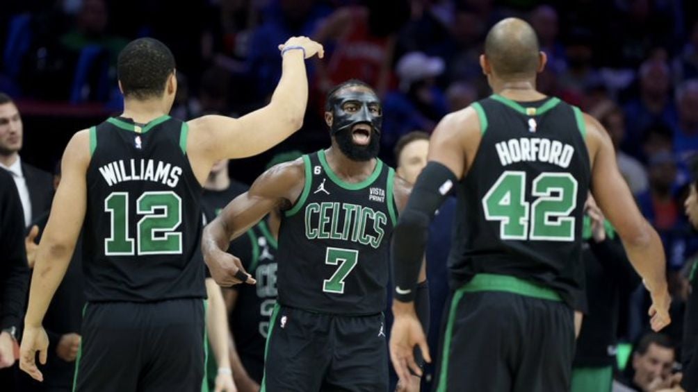 Jaylen Brown celebra una noche espectacular con los Celtics