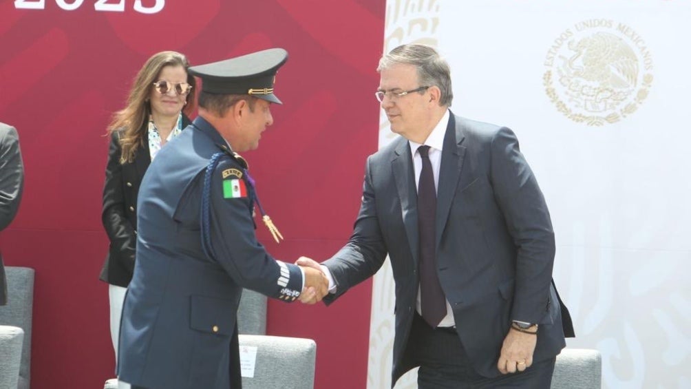 Durante una ceremonia en el AIFA