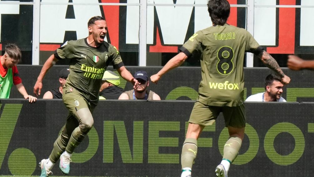 Ismael Bennacer y Sandro Tonali festejando un gol ante la Lazio