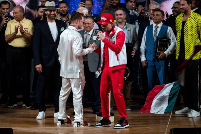 Beto Vega cantará el himno en la pelea del Canelo Álvarez 