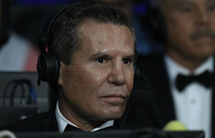 Julio César Chávez molesto en una transmisión de TV Azteca