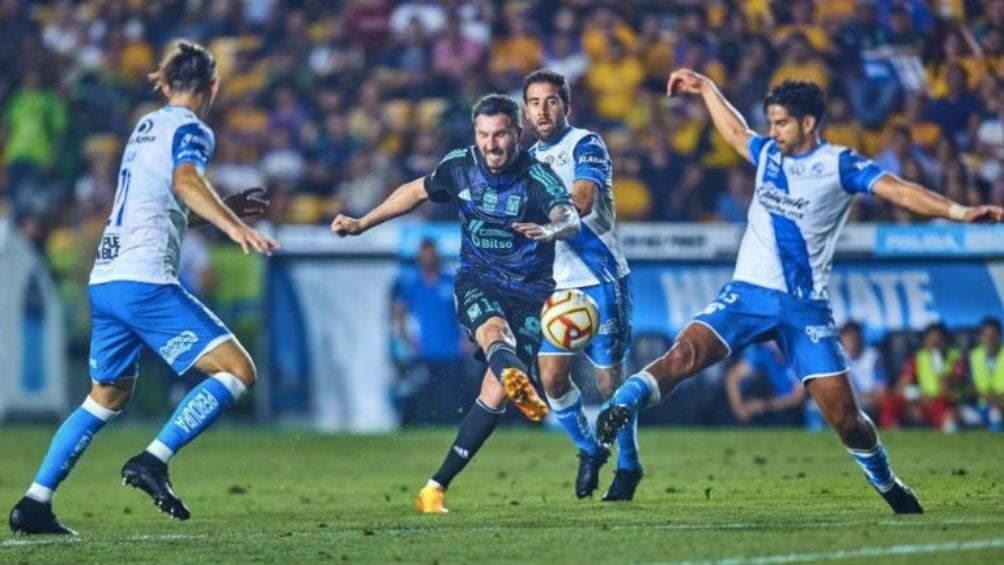 Gignac en un enfrentamiento ante Puebla