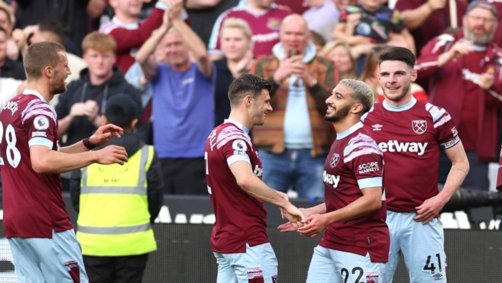 Jugadores del West Ham celebran el triunfo