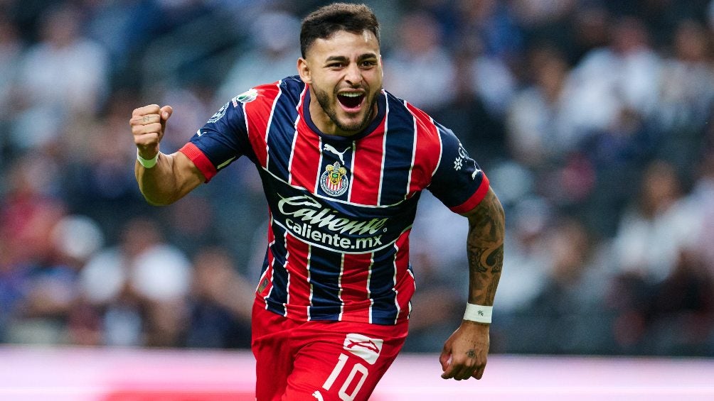 Alexis Vega la rompe en Chivas 