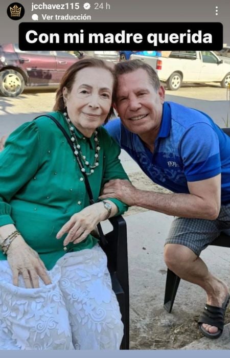 Julio César Chávez felicitando a su mamá en redes