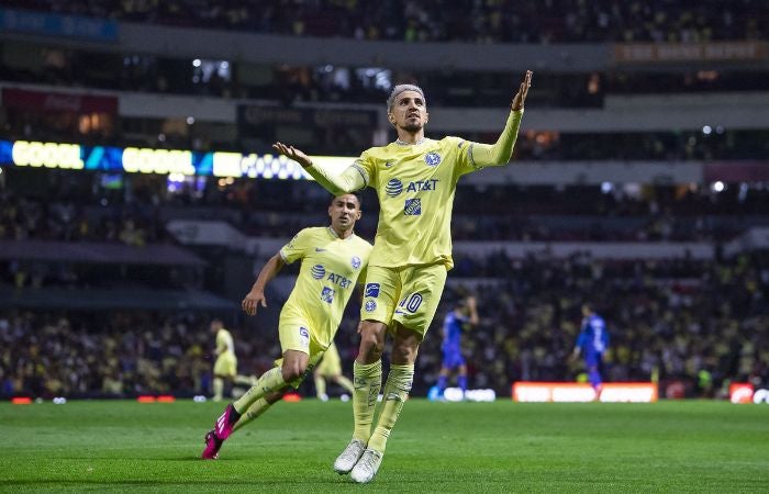 Diego Valdés celebrando su gol ante Rayados