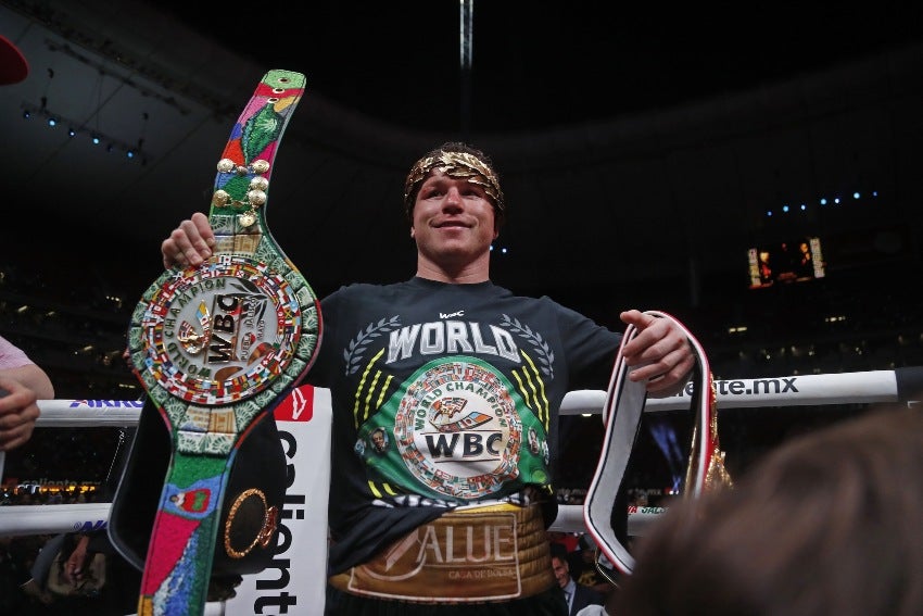 Canelo Álvarez en su pelea ante John Ryder