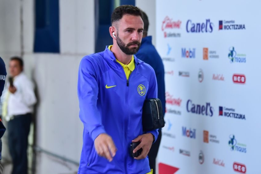 Miguel Layún llegando al Estadio Alfonso Lastras