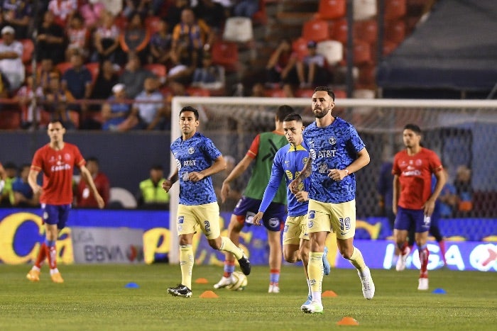 Miguel Layún en el calentamiento previo al juego