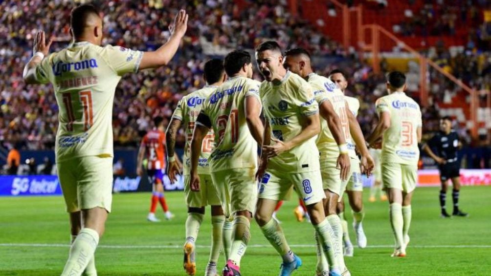 Las Águilas festejan un gol contra el San Luis