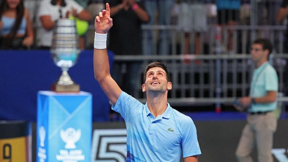 Novak Djokovic luego de ganar el Masters de Tel Aviv