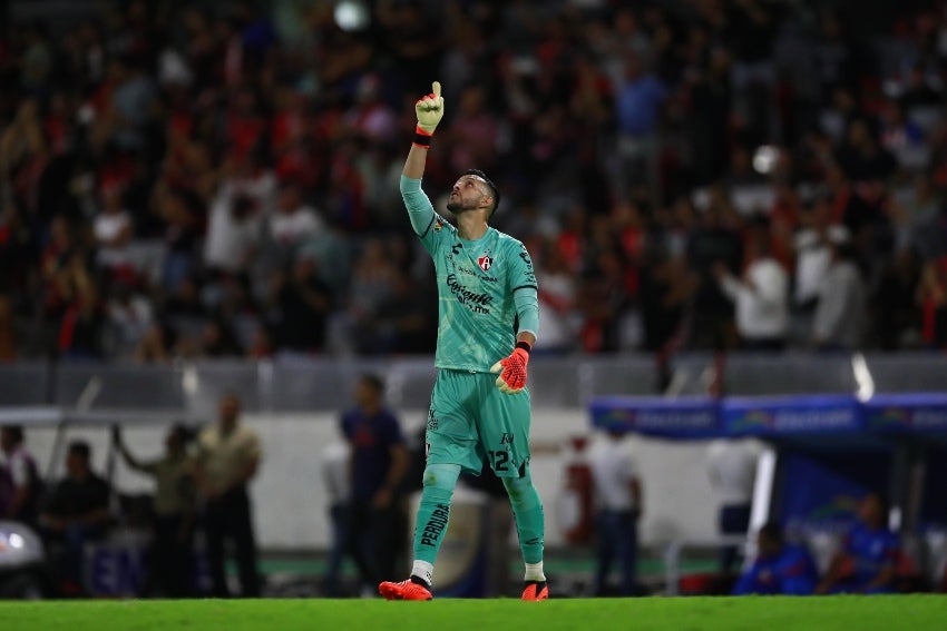 Camilo Vargas celebrando en triunfo de Atlas en la Ida